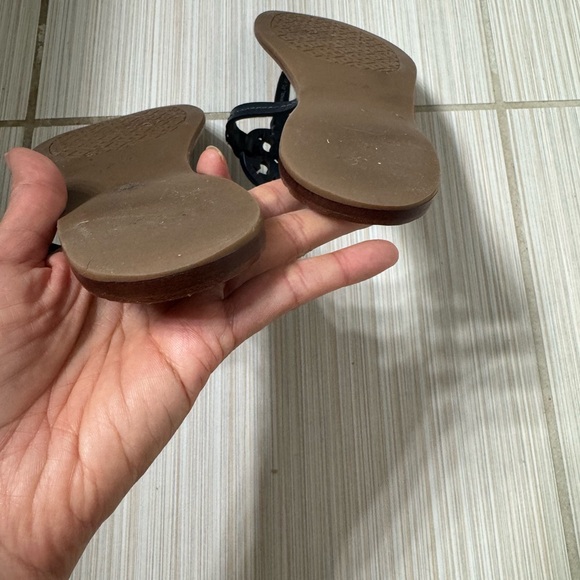 Tory Burch navy blue flat thong sandals size 6.5 EUC - Picture 5 of 6